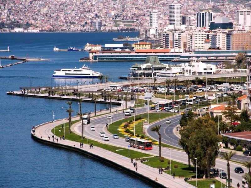 İzmir'de Gezilecek Tarihi Yerler